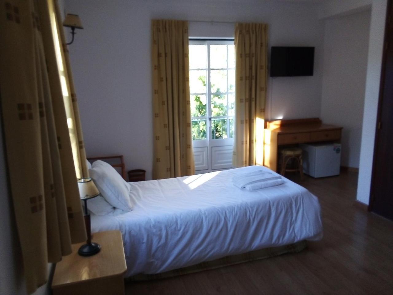 Residencial Gil Vicente Bed & Breakfast Sardoal Exterior photo